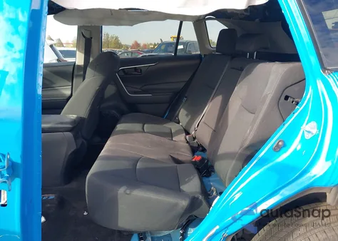 2021 Toyota Rav4 Le z USA, uszkodzony, nr VIN 2T3G1RFV8MW224413